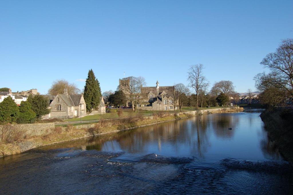 Lyndhurst Kendal